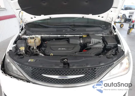 2017 Chrysler Pacifica Touring-L from USA, damaged, VIN 2C4RC1BG2HR527165